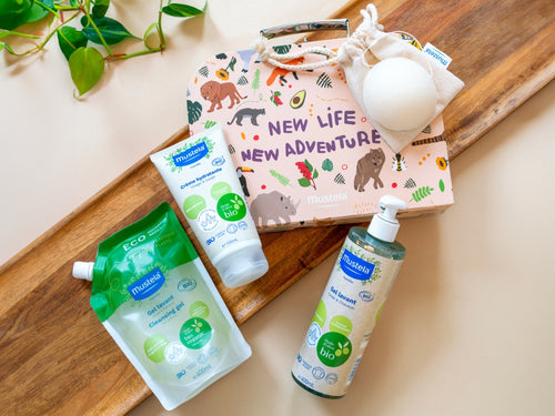 Valisette BIO Famille 3 produits et d'une éponge konjac rollover - Mustela France - 2