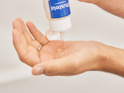 utilisation shampoing doux bébé - Mustela France - 5
