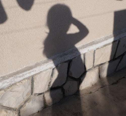 Femme à son 4ème mois de grossesse - Mustela France - 1