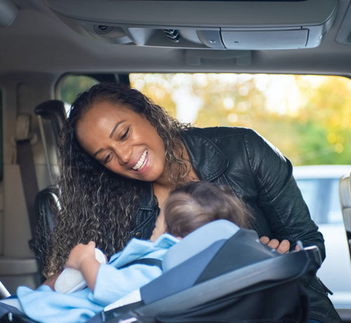 occuper les enfants en voiture - Mustela France - 1