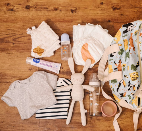 la valise de bébé en vacances - Mustela France - 1