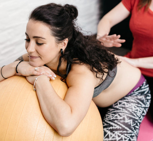 Mustela le massage pour détendre votre dos - Mustela France - 1