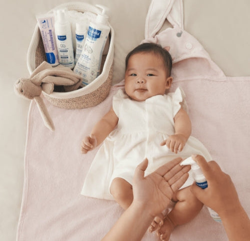 Idées cadeaux naissance selon le sexe - Mustela France - 1