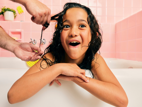 shampoing boucles usage scrunch - Mustela France - 9